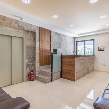 Port View 4* מרסשלוק