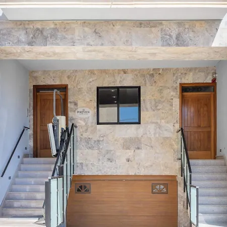 Pensión Port View 4*